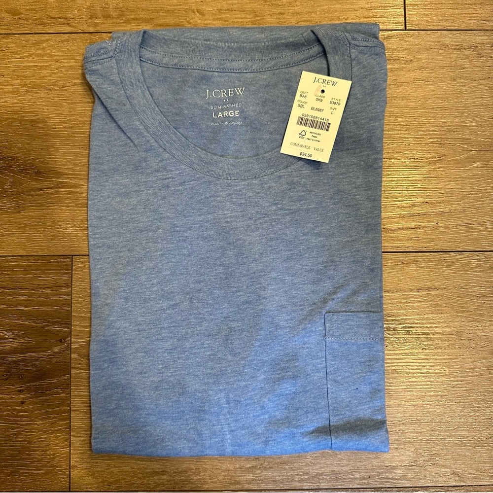 NWT JCrew Factory cotton tshirt size large. Blue with chest pocket